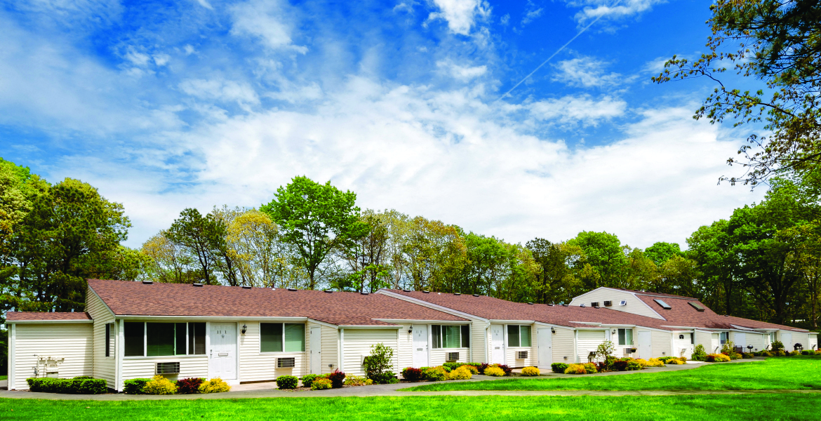 Manorville NY, Apartments Villas at Pine Hills Luxury Apartments